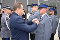 Minister Jarosław Zieliński odznacza wyróżnionych policjantów