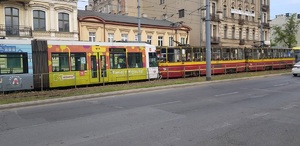 Miejsce zdarzenia, stojące tramwaje.