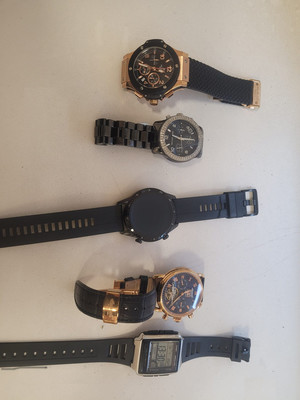 Zdjęcia rzeczy zabezpieczonych - zegarki