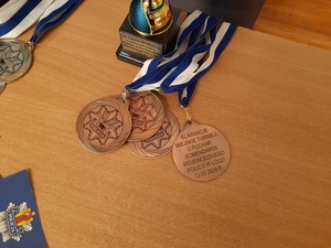 Pamiątkowe medale za zajęcie 3 miejsca w konkursie.