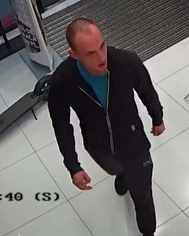 Sprawca kradzieży artykułów drogeryjnych. 