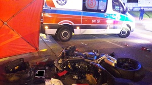 miejsce wypadku drogowego z udziałem motocykla