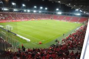 Widok na murawę stadionu Widzewa