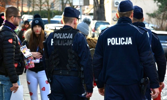 Umundurowani policjanci podczas poprzedniej Orkiesry