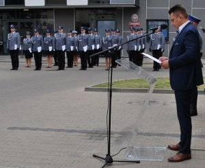 Przewodniczący Rady Miejskiej w Łodzi Marcin Gołaszewski przemawia do zebranych