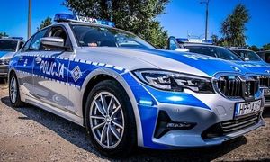 oznakowany radiowóz bmw