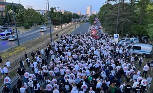 Przemarsz kibiców ŁKS Łódź ulicami miasta.
