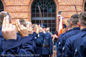 Ślubowanie nowo przyjętych policjantów.