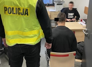 Zatrzymany podczas przesłuchania z policjantem.