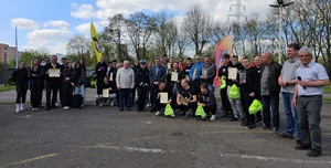 Zdjęcie grupowe XXVI Ogólnopolskiego Młodzieżowego Turnieju Motoryzacyjnego.
