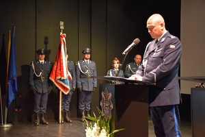 Komendant Miejski Policji w Łodzi Inspektor Dariusz Dziurka w trakcie przemówienia.