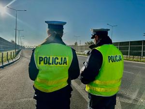 Policjanci Ruchu Drogowego w trakcie akcji.