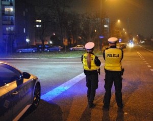 Policjanci z Wydziału Ruchu Drogowego KMP w Łodzi przed meczem.
