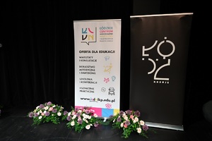 Banery reklamowe organizatorów.