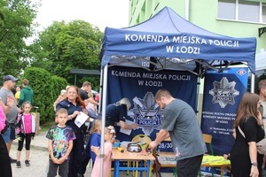 Stoisko Komendy Miejskiej Policji w Łodzi na Rodzinnym Pikniku.