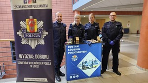 Policjanci z Komendy Miejskiej i Wojewódzkiej Policji w Łodzi.