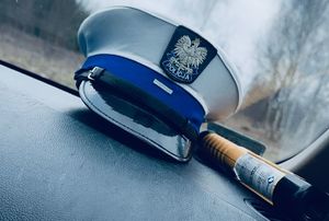 Czapka policjanta z "drogówki".