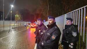 Dowódcy zabezpieczenia w trakcie akcji.