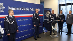 Komendant Wojewódzki Policji w Łodzi nadinsp. Arkadiusz Sylwestrzak przemawia do zebranych gości.