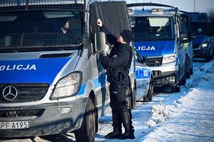 Funkcjonariusz z Oddziału Prewencji Policji w Łodzi.