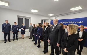 P.o. I Zastępcy Komendanta Miejskiego Policji w Łodzi nadkom. Michał Matysiak, p.o. Zastępcy Komendanta Miejskiego Policji w Łodzi mł. insp. Jarosław Janus wraz zebranymi gośćmi.