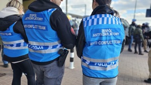 Policjanci z grupy antykonfliktowej.