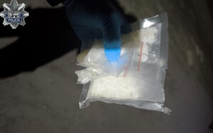 Narkotyki zabezpieczone przez policjantów.