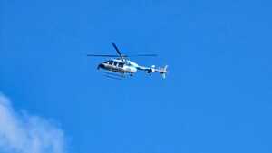 Policyjny helikopter.