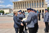 Prezydent Łodzi wraz z kierownictwem łódzkiej policji wręczają wyróżnienia i awanse.