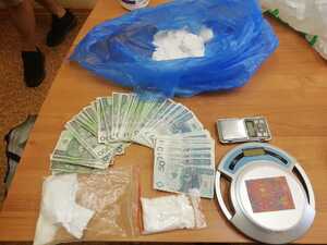 zabezpieczone narkotyki i pieniądze